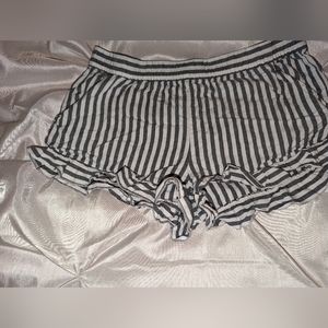Gray and white striped pajama shorts with pockets size XS